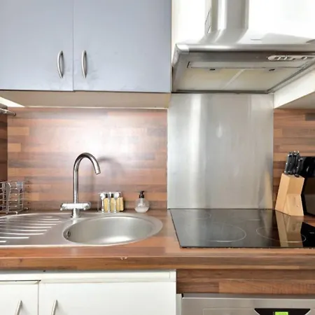Sweet Apartment *